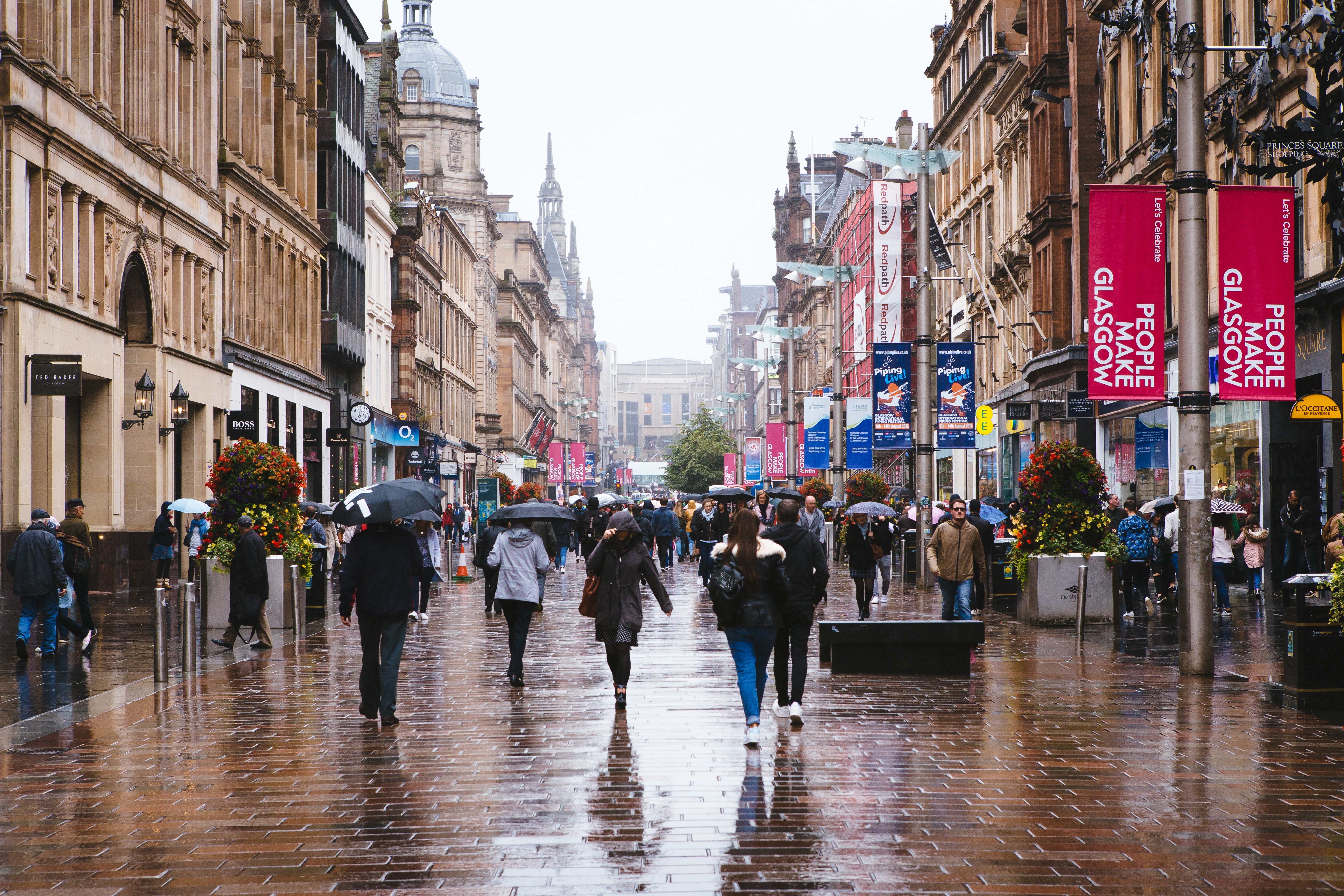 UWS Students in Glasgow City | City Bus Tours of Glasgow | University of the West of Scotland