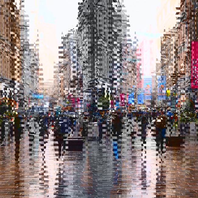 UWS Students in Glasgow City | City Bus Tours of Glasgow | University of the West of Scotland