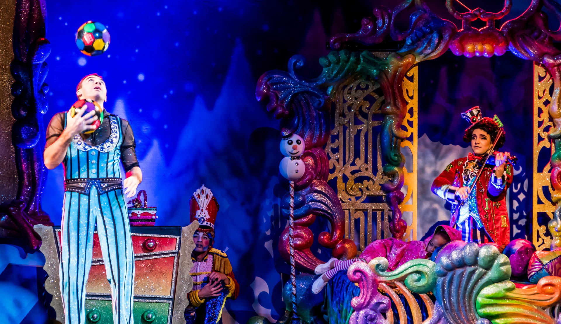 Juggler at Show | Edinburgh Theatre Opera & Ballets at UWS | University of the West of Scotland