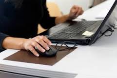 UWS Student Using Computer Facilities at Hamilton Campus | University of the West of Scotland 