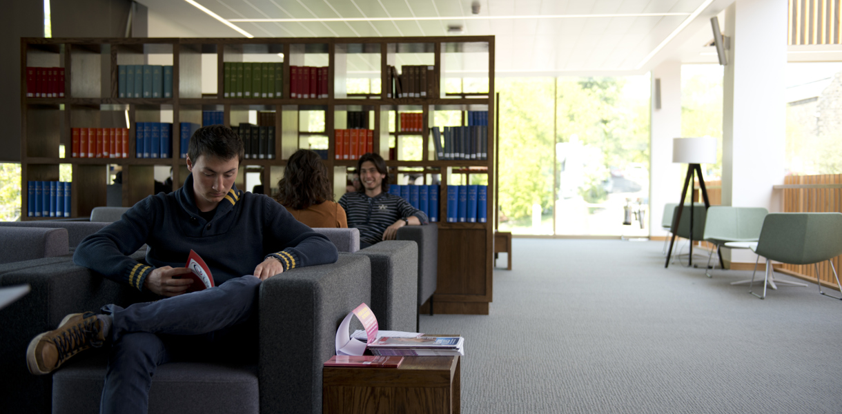 /media/2053/uws-library-reading.jpg?width=1220&height=600&v=1dadc491d54c8f0