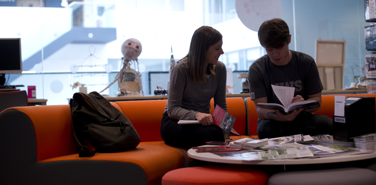 /media/2063/uws-library-students.jpg?width=1220&height=600&v=1dadc491ff42bf0