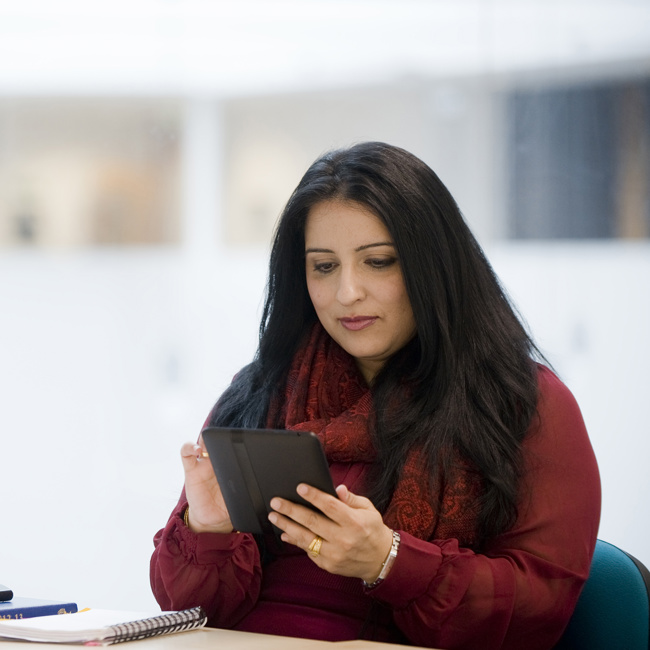 International Student Reading Living in the UK Money Advice | University of the West of Scotland