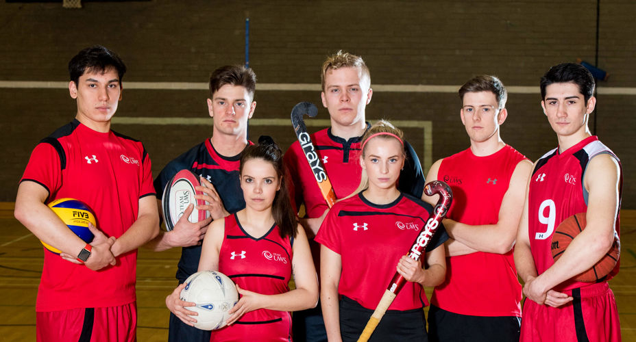 UWS Students Posing for Club Sports Picture | UWS | University of the West of Scotland