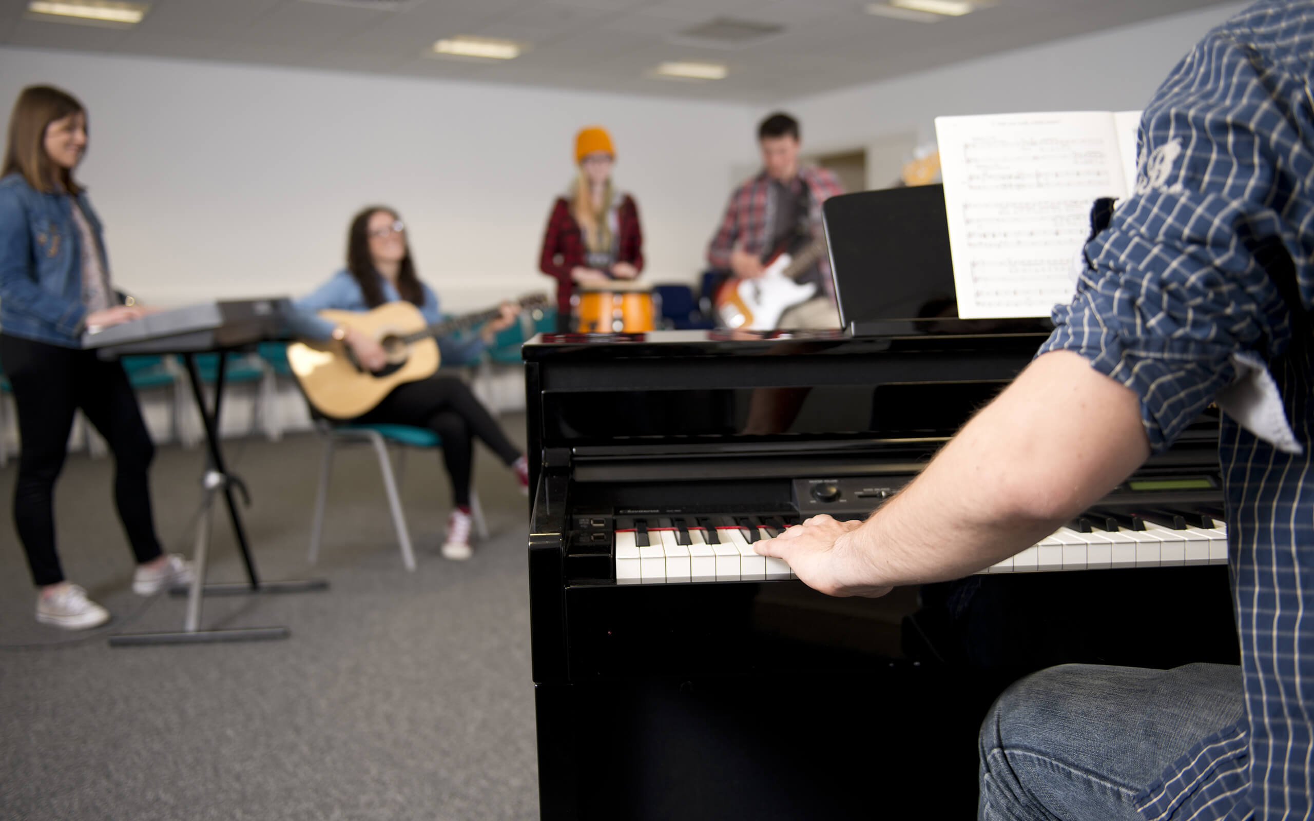 MA Music Song Writing Industries Class | London Campus at UWS | University of the West of Scotland