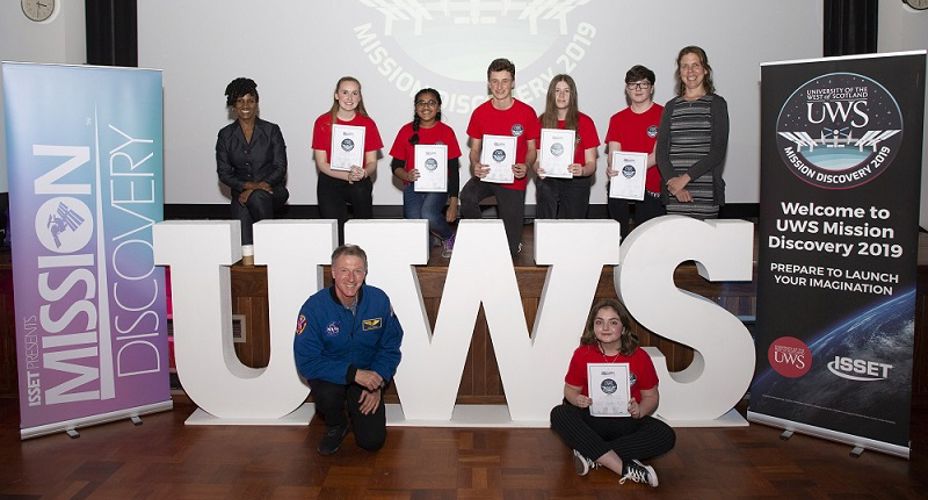UWS Mission Discovery winning team with Michael Foale