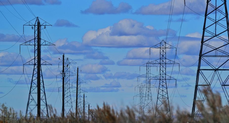 Electricity Pilons
