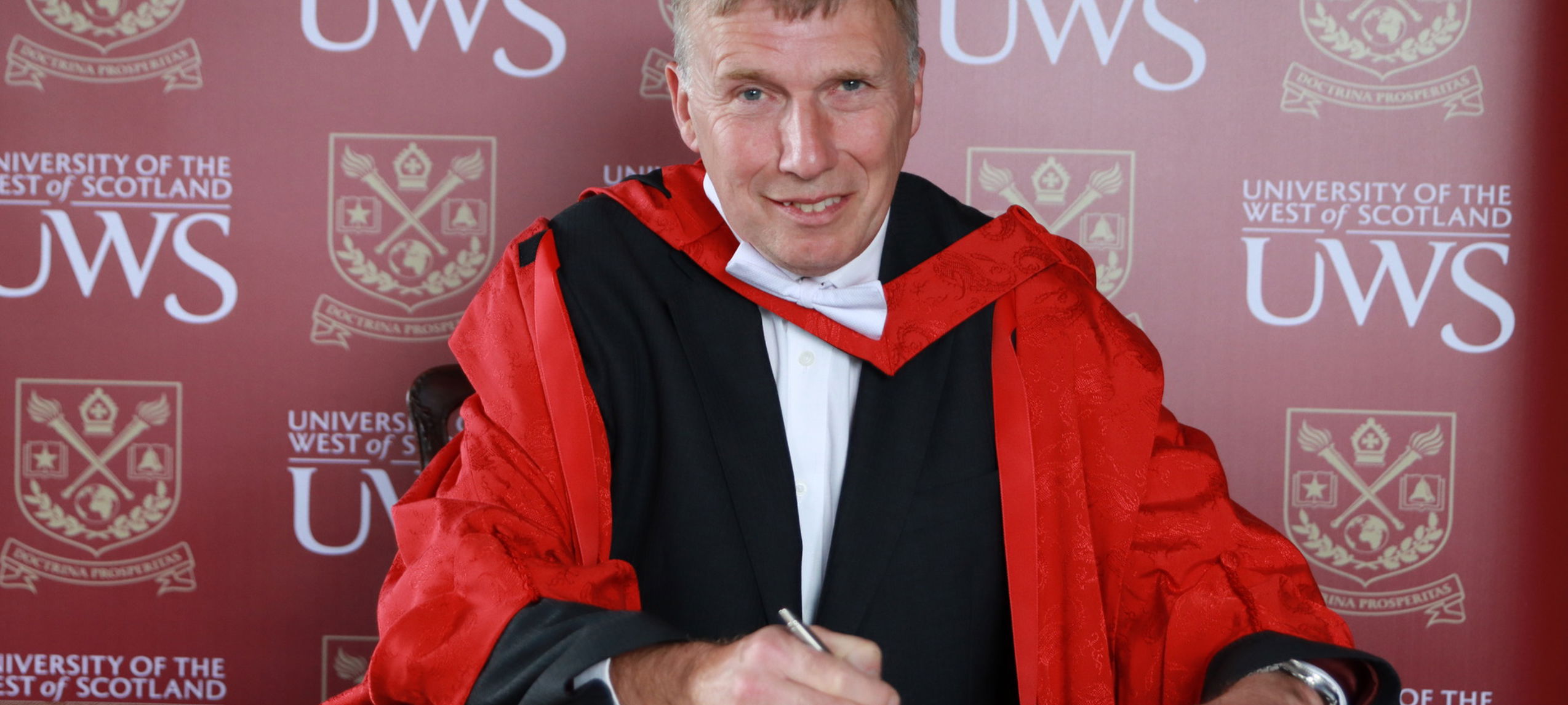 Chair of Robertson Trust celebrated at UWS graduation